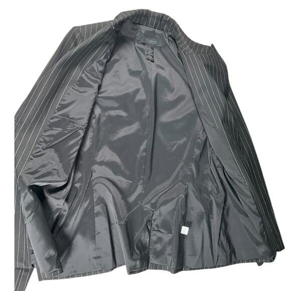 The Limited Black White Pinstripe Blazer Women’s Size 6 Two Button Stretch Lined - Picture 5 of 9